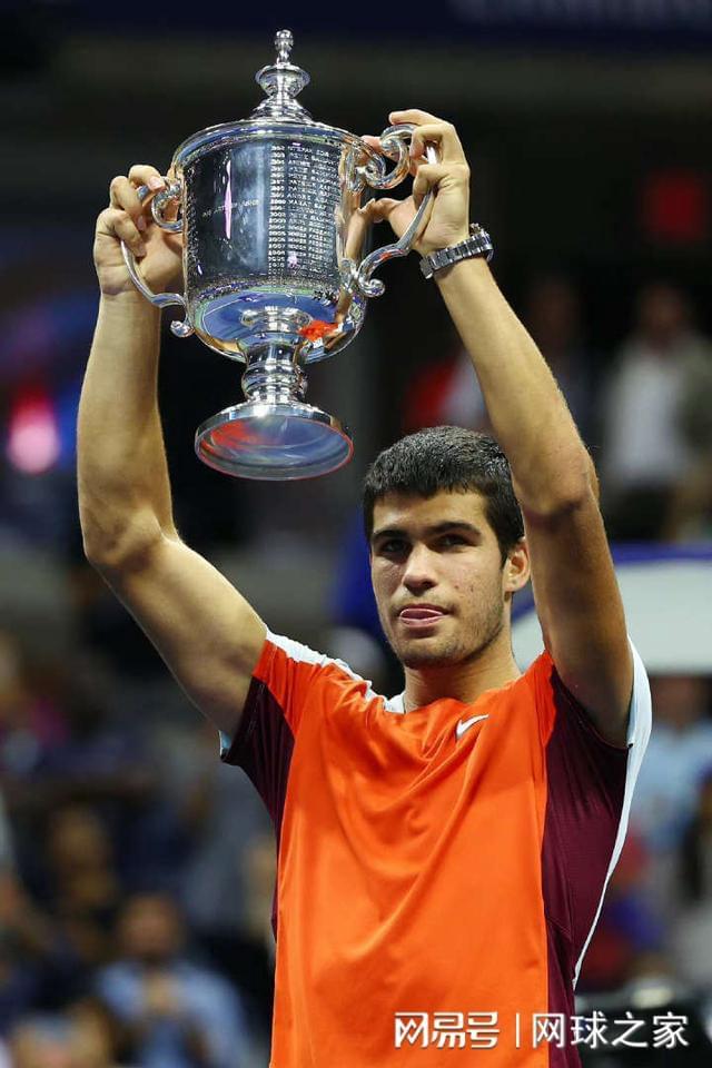 上也表现得 上也表现得