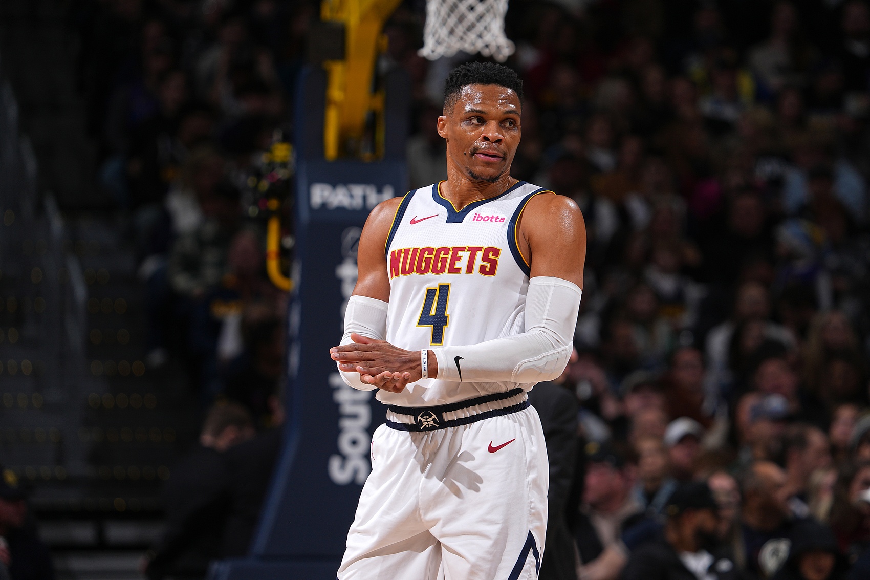 盯人区域再 盯人区域再